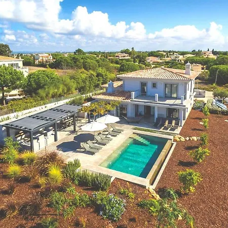 Por Do Sol Is A Wonderful 6 Bedroom Carvoeiro - Ac And Private Pool カルヴォエイロ